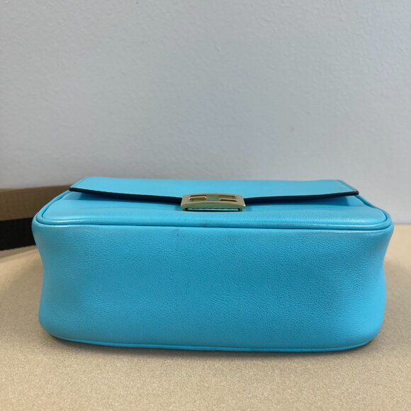 Fendi Baguette Camera Crossbody Bag in Turquoise Blue - Preowned - Picture 4 of 16